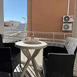 Ana *