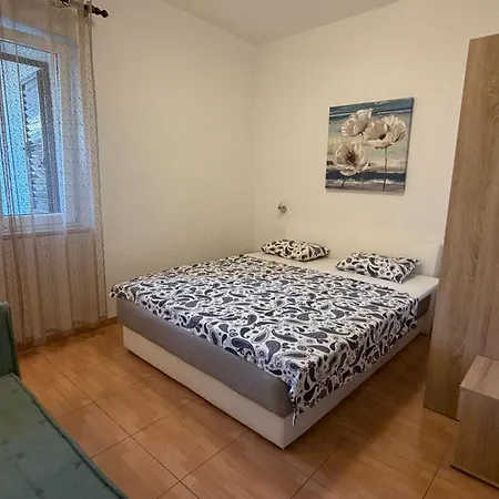 Ana Apartment