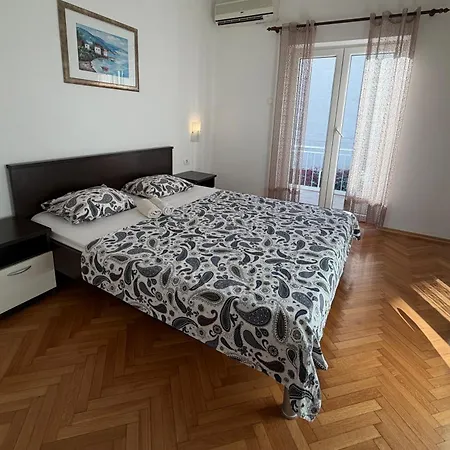 Διαμέρισμα Ana *