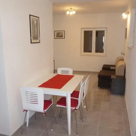 Apartment Ana *